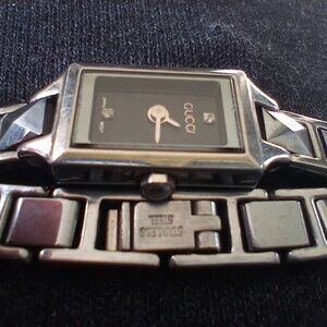 Gucci  G-Frame Diamond Dial Ladies Watch